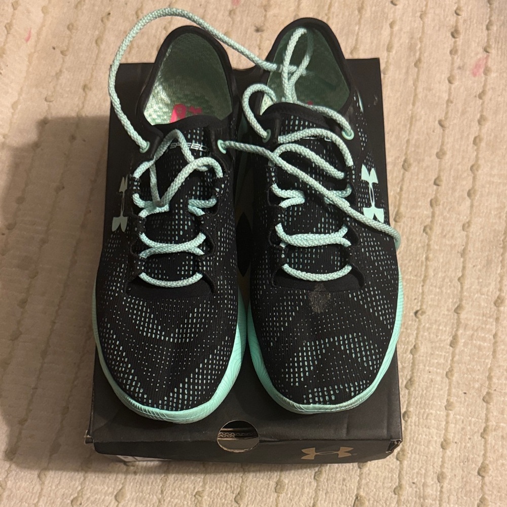 Under Armour SpeedForm Apollo Vent Women’s 6.5 Black/Mint